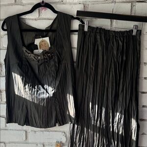 Pleated dark grey Two-Piece Skirt Set - Linda lundstrom